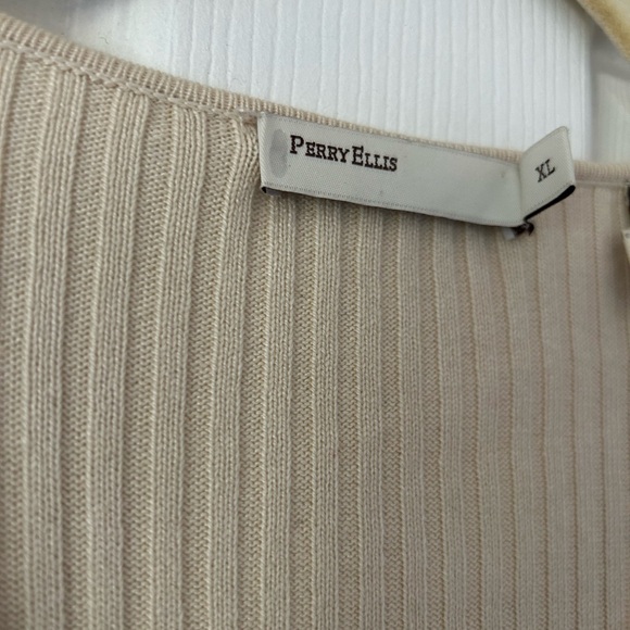 Perry Ellis sweater - Picture 2 of 5
